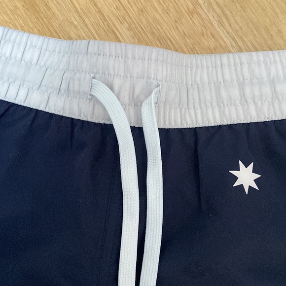 “I love Australia” boardshorts - size Medium - Picture 2 of 6